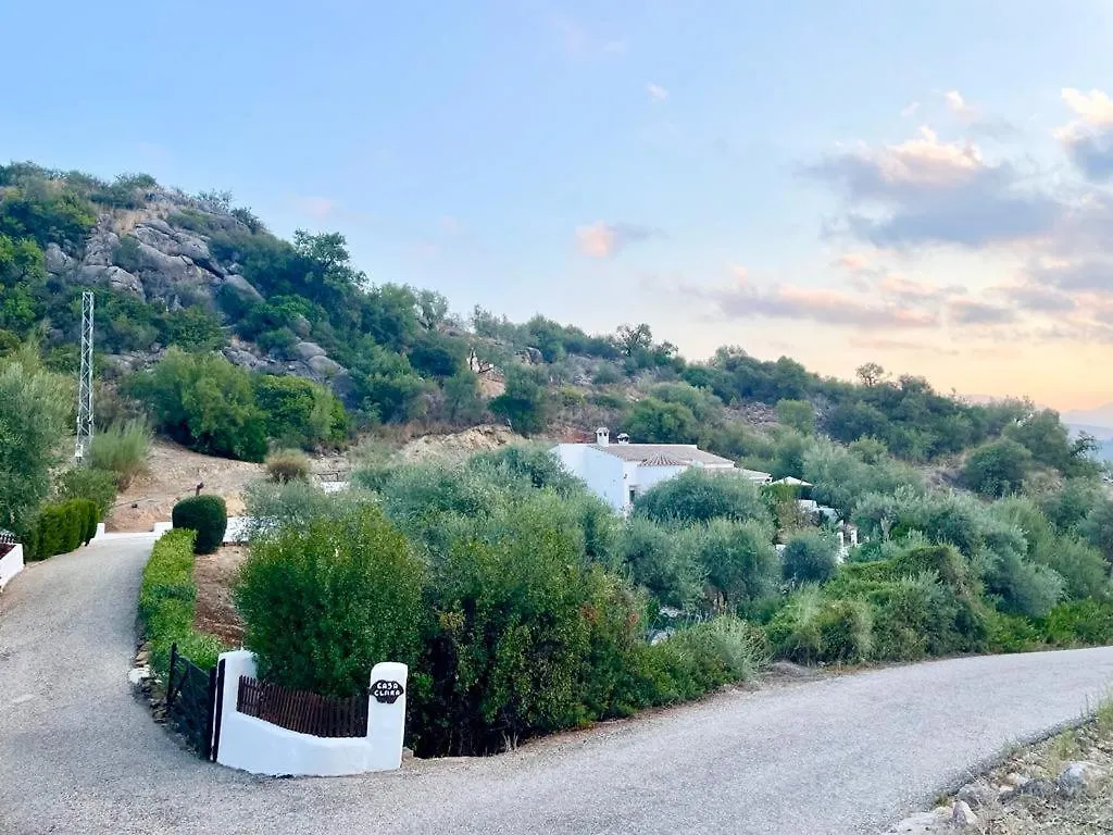 Casa Clara, Comares location